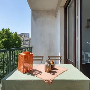 6 Personnes , Marseille France
